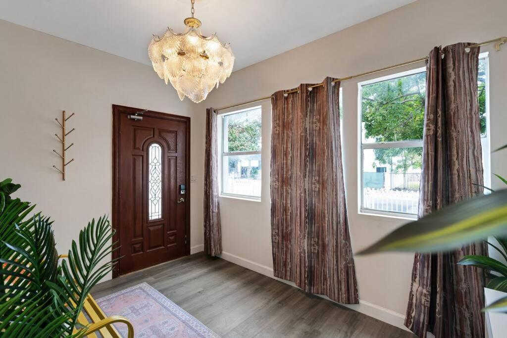 New! Havana Nights Villa ! Walk To Calle Ocho! マイアミ エクステリア 写真